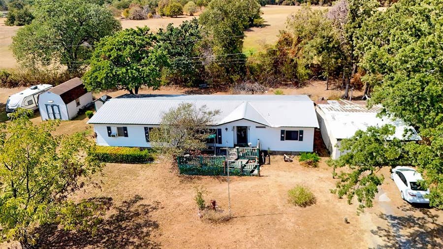 Property photo for 7839 Townsend Road, Mansfield, TX