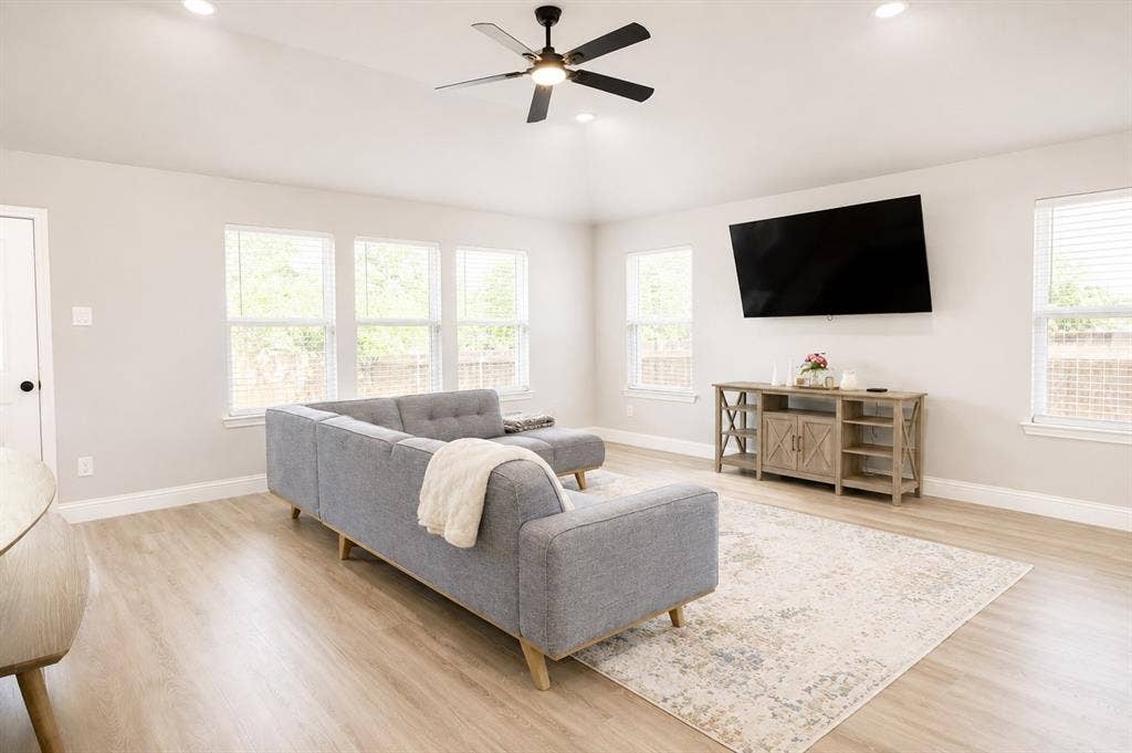 1420 Marshall Street, Greenville, TX 75401 1420 Marshall Street, Greenville, TX 75401