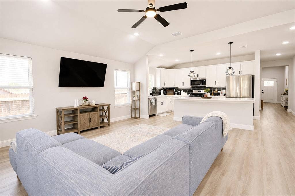 1420 Marshall Street, Greenville, TX 75401 1420 Marshall Street, Greenville, TX 75401