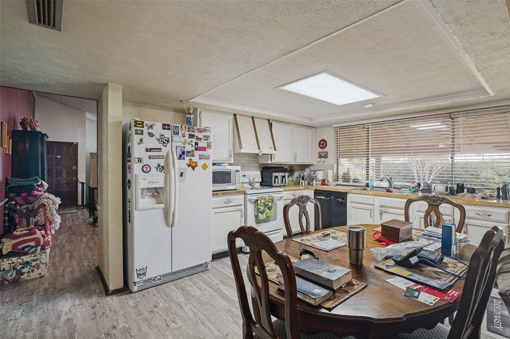 4332 O Hare Drive, Mesquite, TX 75150 4332 O Hare Drive, Mesquite, TX 75150