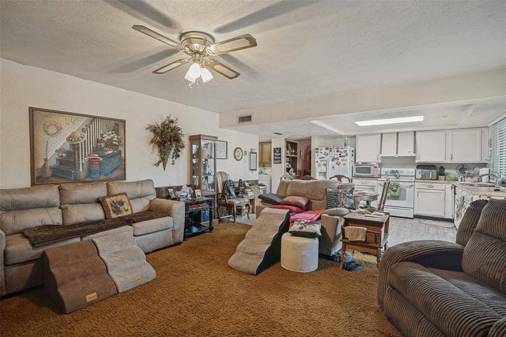 4332 O Hare Drive, Mesquite, TX 75150 4332 O Hare Drive, Mesquite, TX 75150