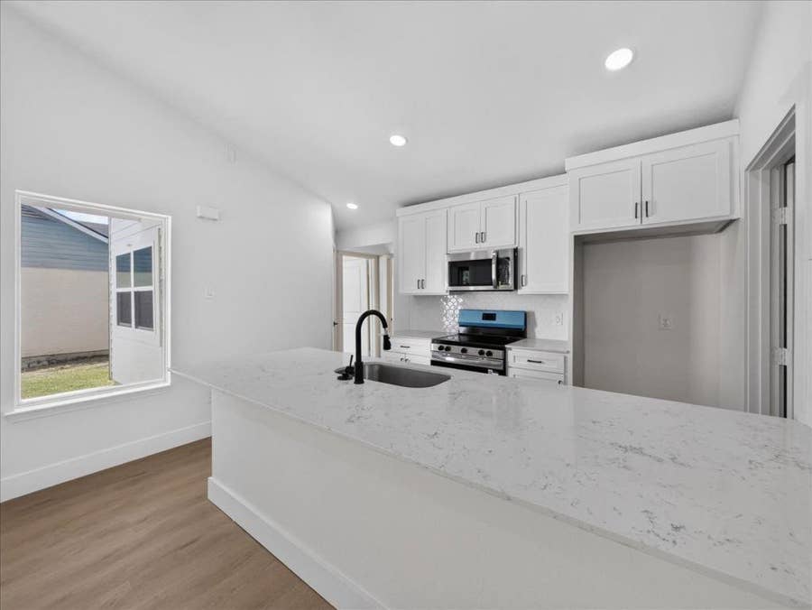Property photo for 5502 Bainbridge Drive, Arlington, TX