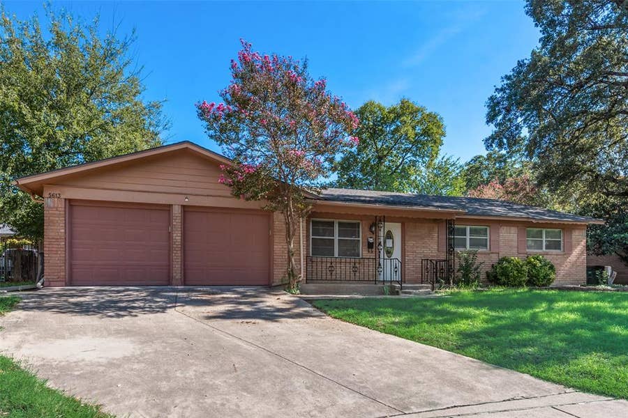 Property photo for 5613 Wimbleton Way, Fort Worth, TX