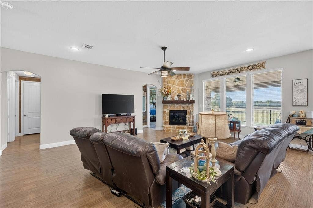 2525 Perdenales Drive, Royse City, TX 75189 2525 Perdenales Drive, Royse City, TX 75189