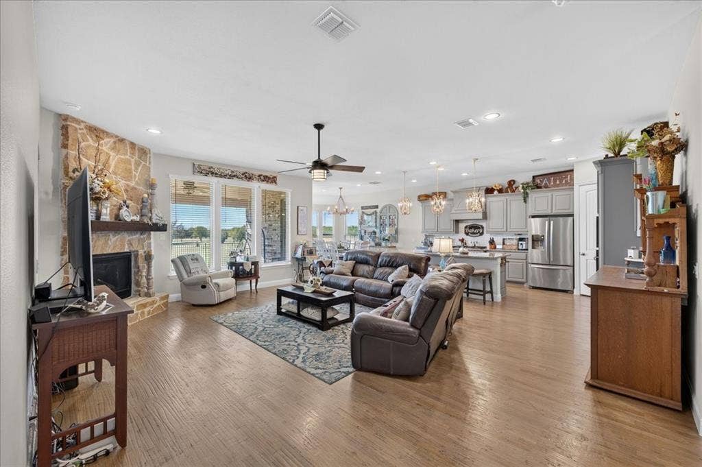 2525 Perdenales Drive, Royse City, TX 75189 2525 Perdenales Drive, Royse City, TX 75189