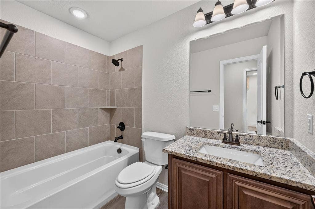 1941 Silverleaf Drive, Glenn Heights, TX 75154 1941 Silverleaf Drive, Glenn Heights, TX 75154