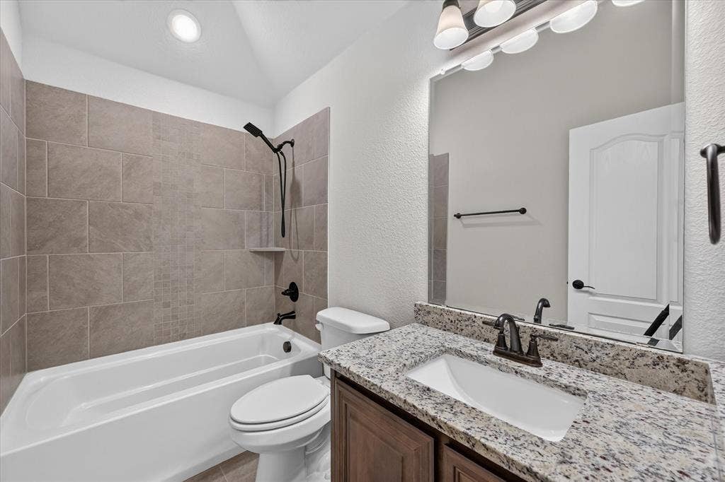 1941 Silverleaf Drive, Glenn Heights, TX 75154 1941 Silverleaf Drive, Glenn Heights, TX 75154