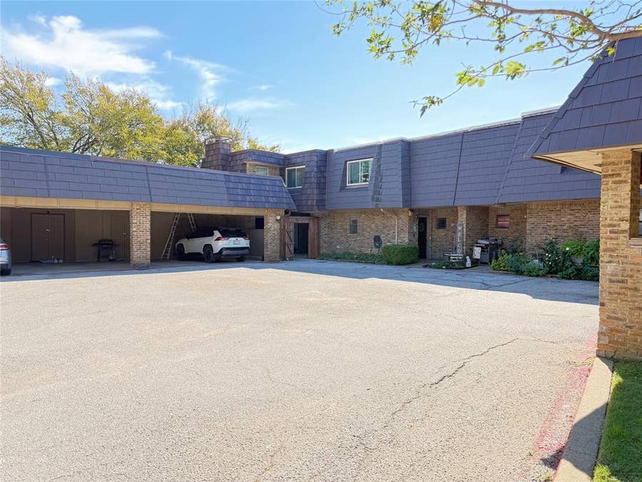 Property photo for 207 E Harwood Road, #18, Euless, TX