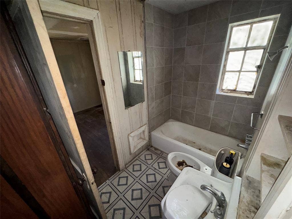 2242 Lolita Drive, Dallas, TX 75227 2242 Lolita Drive, Dallas, TX 75227