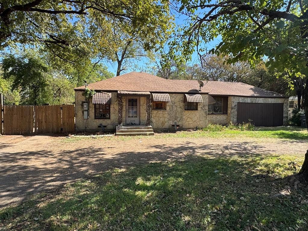 2242 Lolita Drive, Dallas, TX 75227 2242 Lolita Drive, Dallas, TX 75227