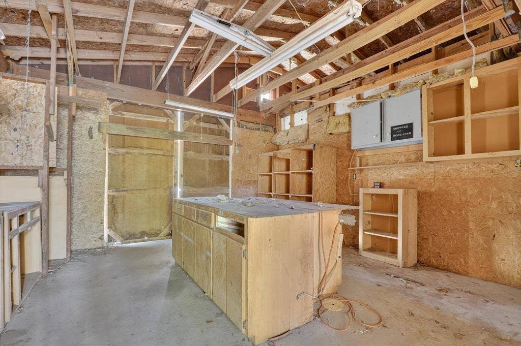 3801 Montego Bay Court, Granbury, TX 76049