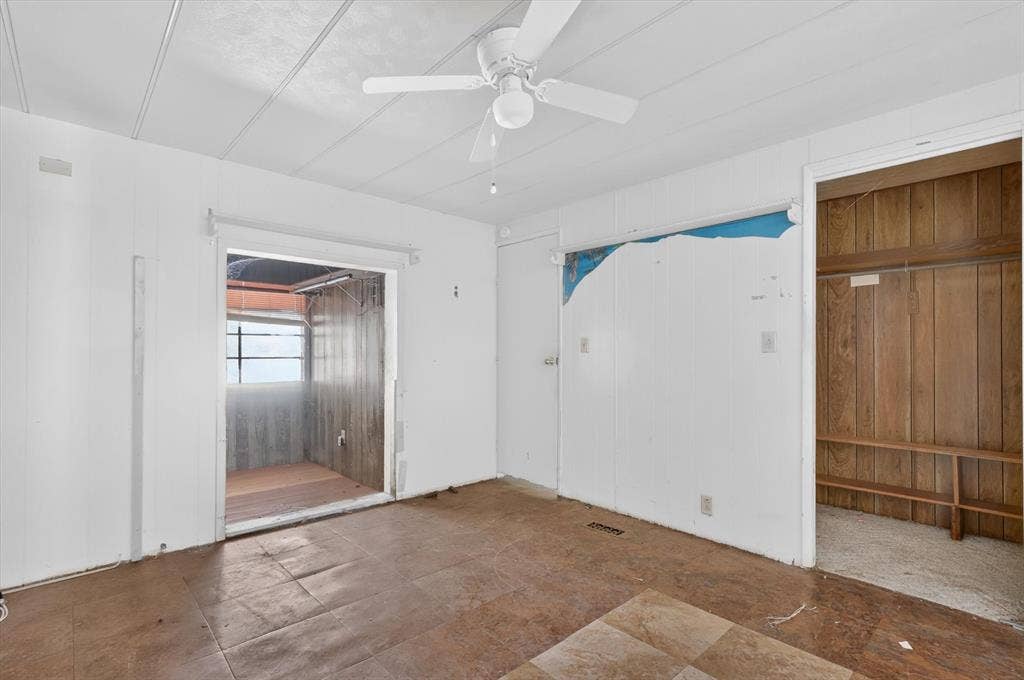 3801 Montego Bay Court, Granbury, TX 76049