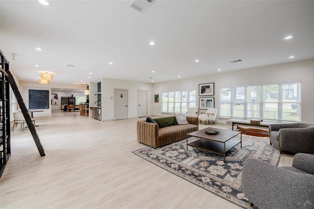 4302 Woodhollow Drive, #254, Dallas, TX 75237 $0- Application fee $0- Admi Fee