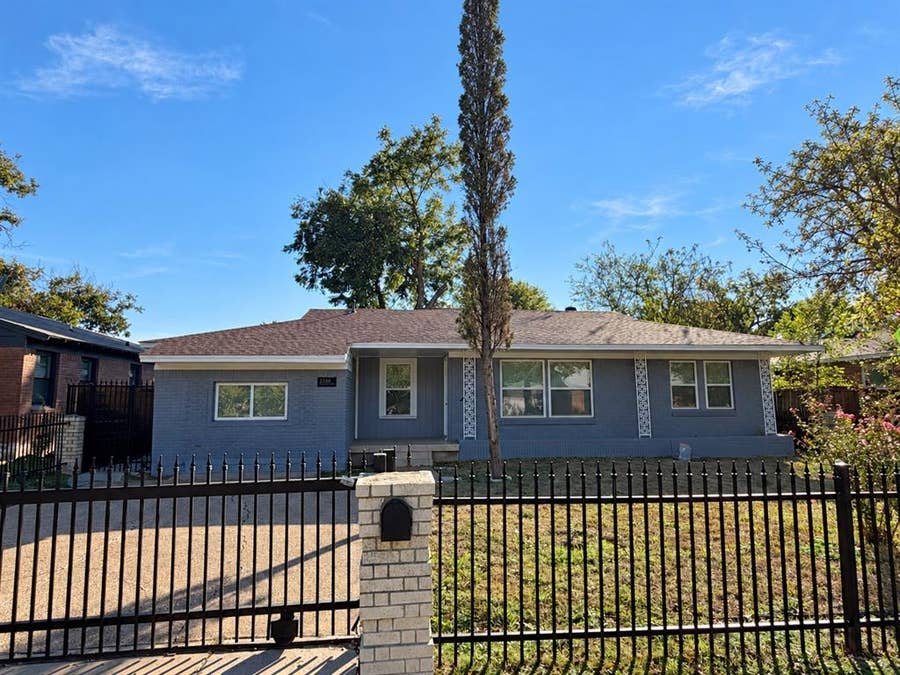 Property photo for 2320 Prichard Lane, Dallas, TX