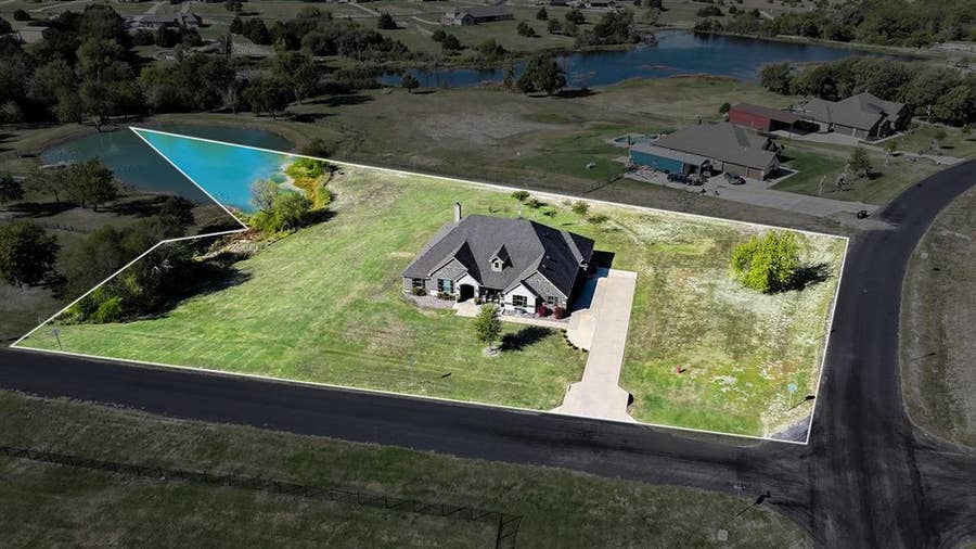 Property photo for 2828 Luke Drive, Farmersville, TX