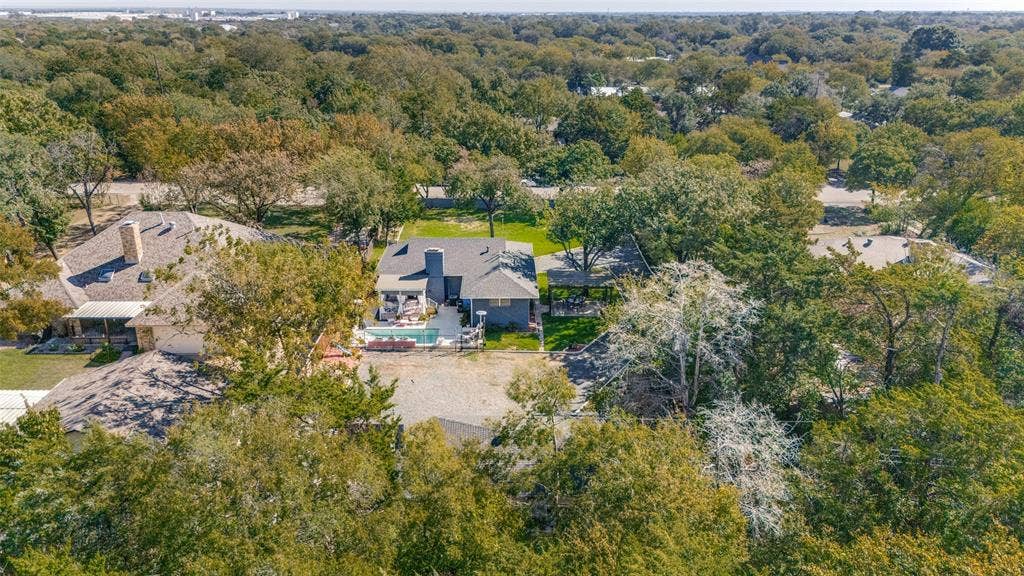 5307 Moneta Lane, Dallas, TX 75236 No one behind the property - just trees!