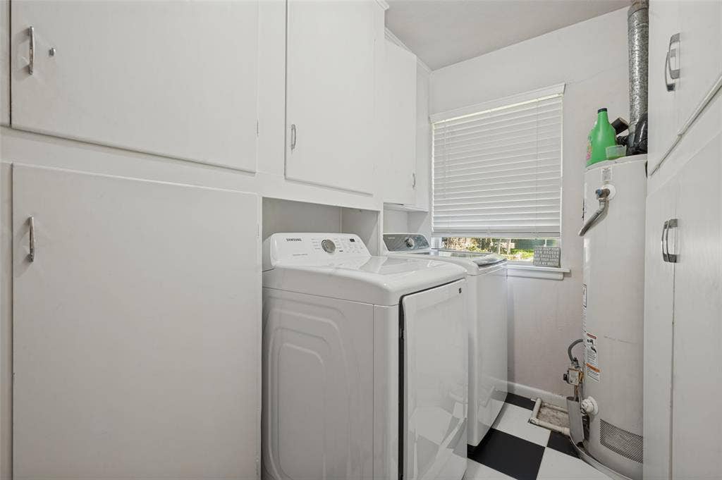 5307 Moneta Lane, Dallas, TX 75236 Off the kitchen is a full-sized laundry room and large pantry space.