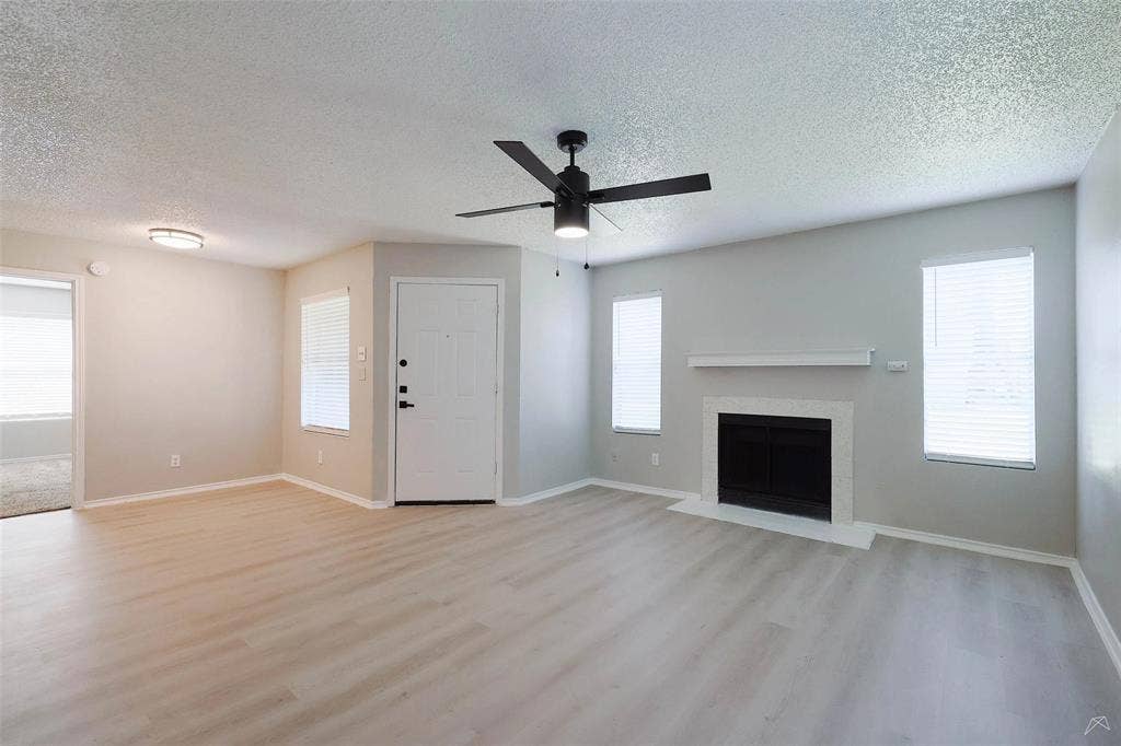 7550 S Westmoreland Road, #H-0535, Dallas, TX 75237 October Special 299.00 Move In