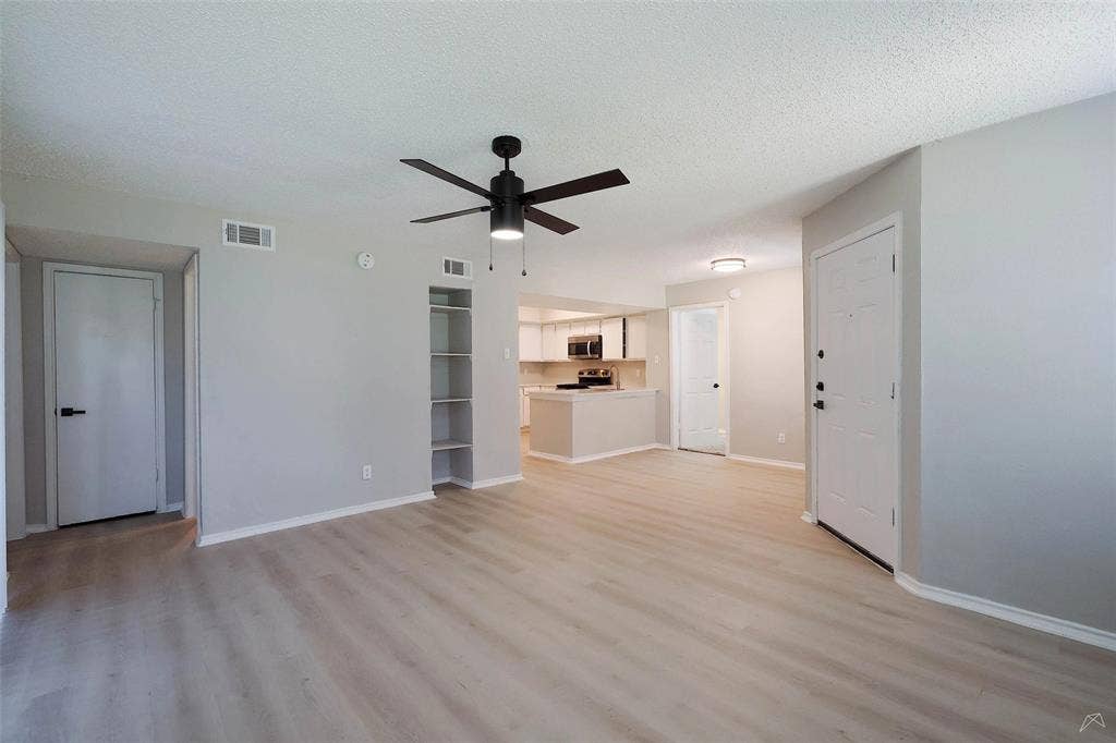 7550 S Westmoreland Road, #H-0638, Dallas, TX 75237 October Special 299.00 Move In