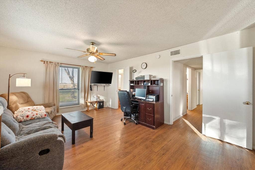 353 Brazier Road, Ennis, TX 75119