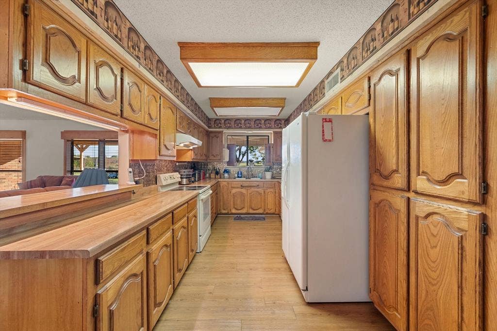 353 Brazier Road, Ennis, TX 75119