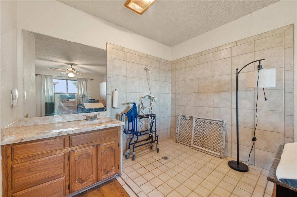 Accessible/Roll-in Shower