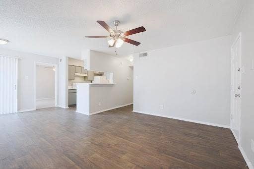 7550 S Westmoreland Road, #H-0718, Dallas, TX 75237 October Special 299.00 Move In