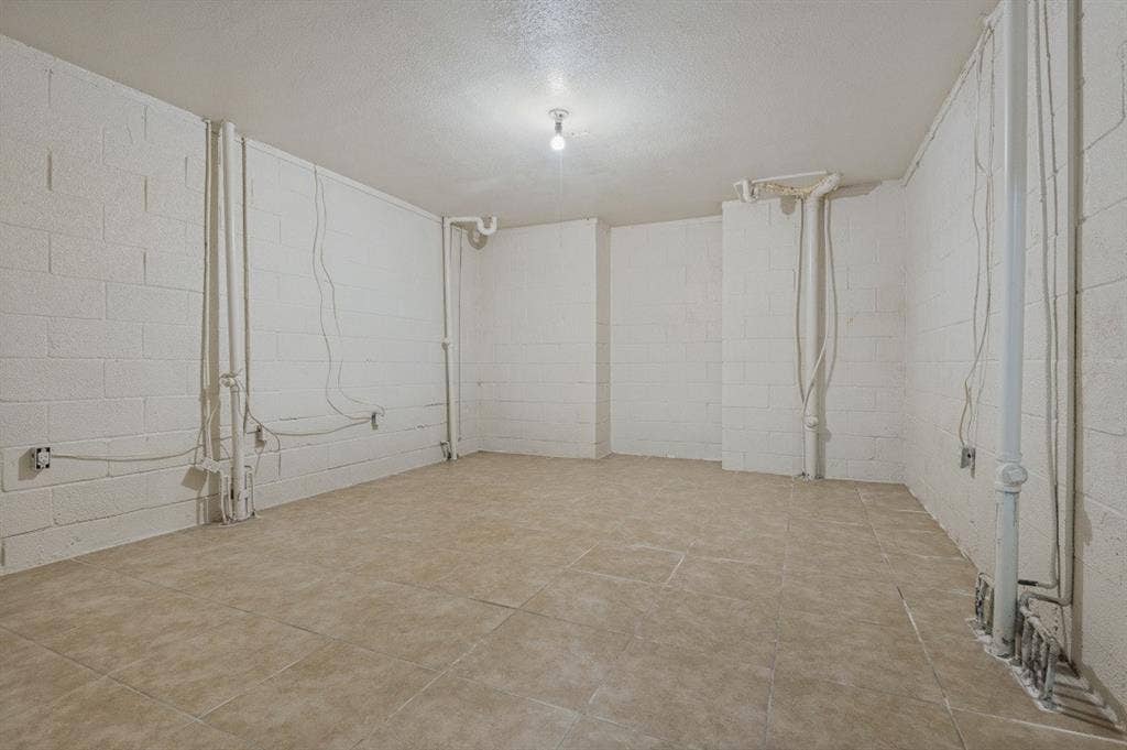 553 Ten Mile Drive, DeSoto, TX 75115 Cellar
