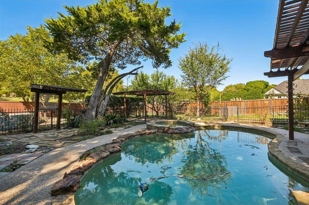 2209 Somerset, Midlothian, TX 76065