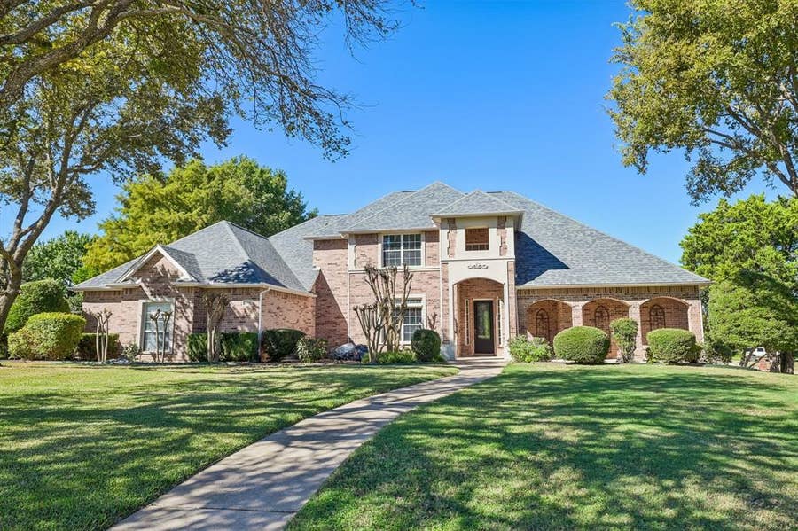 Property photo for 2209 Somerset, Midlothian, TX