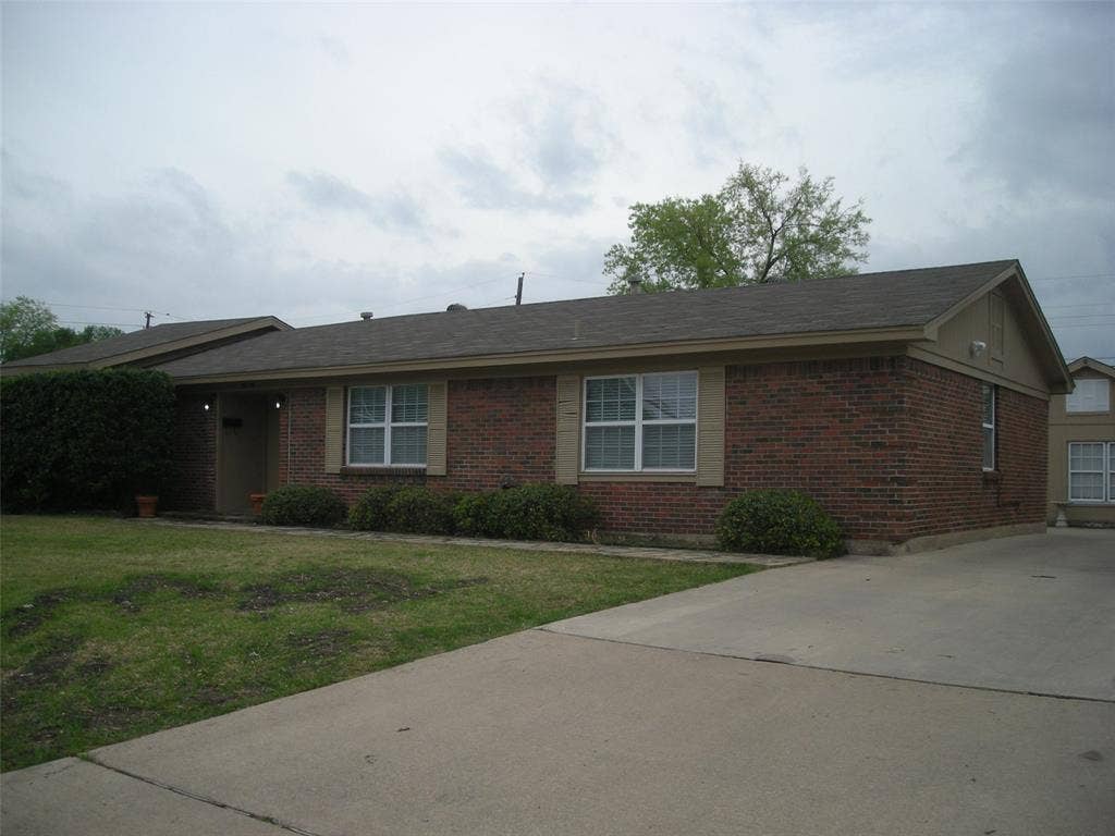3074 Valwood Parkway, Farmers Branch, TX 75234 3074 Valwood Parkway, Farmers Branch, TX 75234