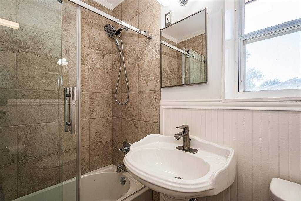 3074 Valwood Parkway, Farmers Branch, TX 75234 3074 Valwood Parkway, Farmers Branch, TX 75234