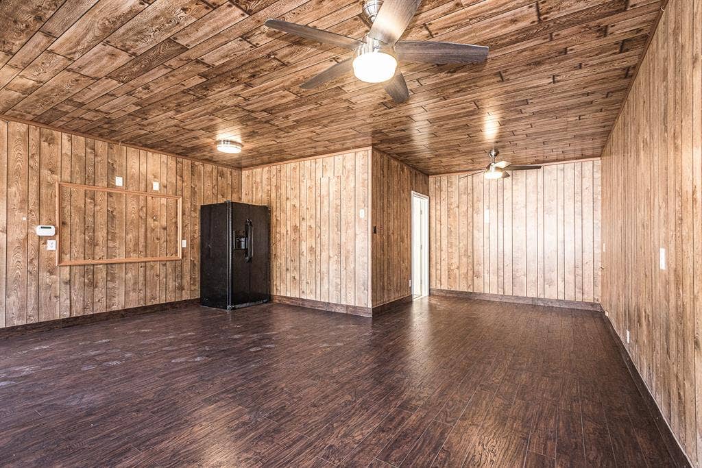 3074 Valwood Parkway, Farmers Branch, TX 75234 3074 Valwood Parkway, Farmers Branch, TX 75234