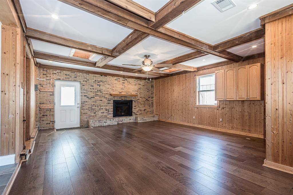 3074 Valwood Parkway, Farmers Branch, TX 75234 3074 Valwood Parkway, Farmers Branch, TX 75234