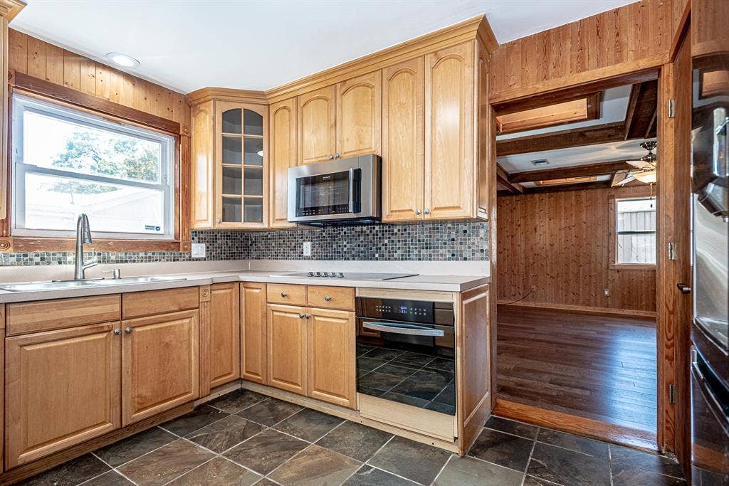 3074 Valwood Parkway, Farmers Branch, TX 75234 3074 Valwood Parkway, Farmers Branch, TX 75234
