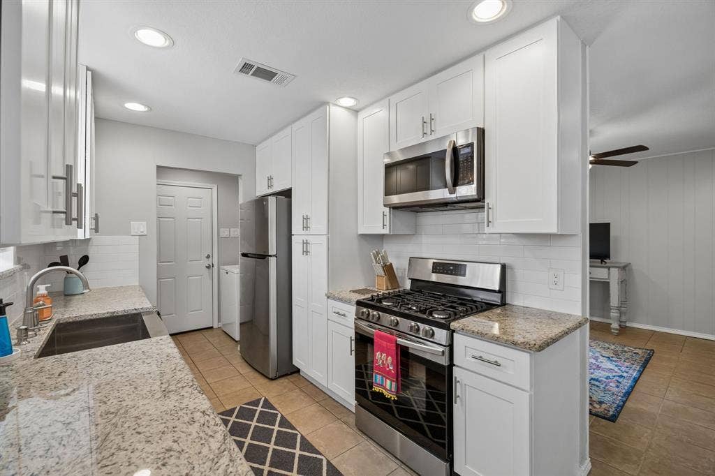 10621 Mapleridge Drive, Dallas, TX 75238 10621 Mapleridge Drive, Dallas, TX 75238