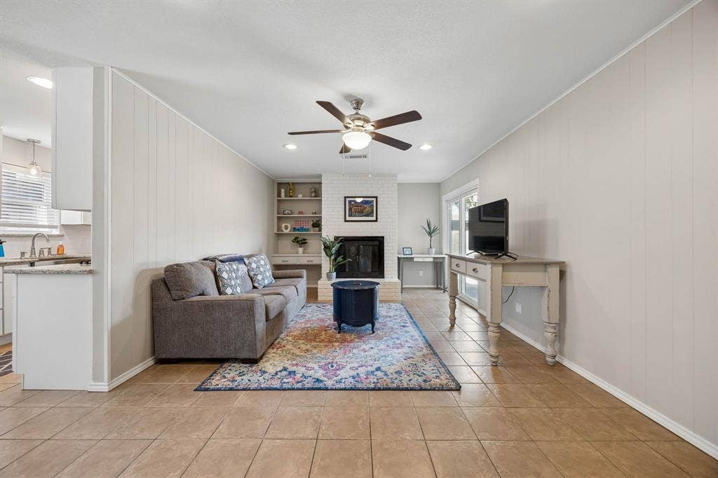 10621 Mapleridge Drive, Dallas, TX 75238 10621 Mapleridge Drive, Dallas, TX 75238