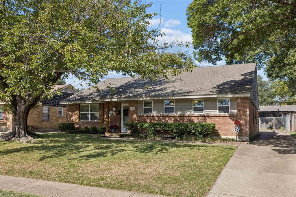 10621 Mapleridge Drive, Dallas, TX 75238 10621 Mapleridge Drive, Dallas, TX 75238