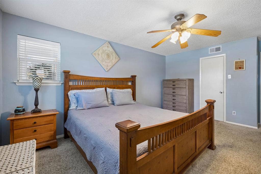10621 Mapleridge Drive, Dallas, TX 75238 10621 Mapleridge Drive, Dallas, TX 75238