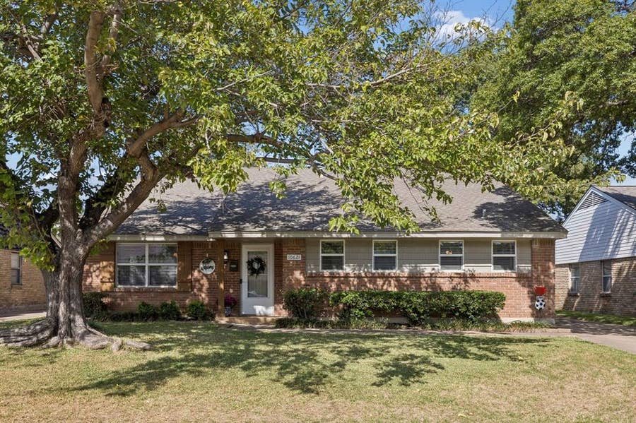Property photo for 10621 Mapleridge Drive, Dallas, TX