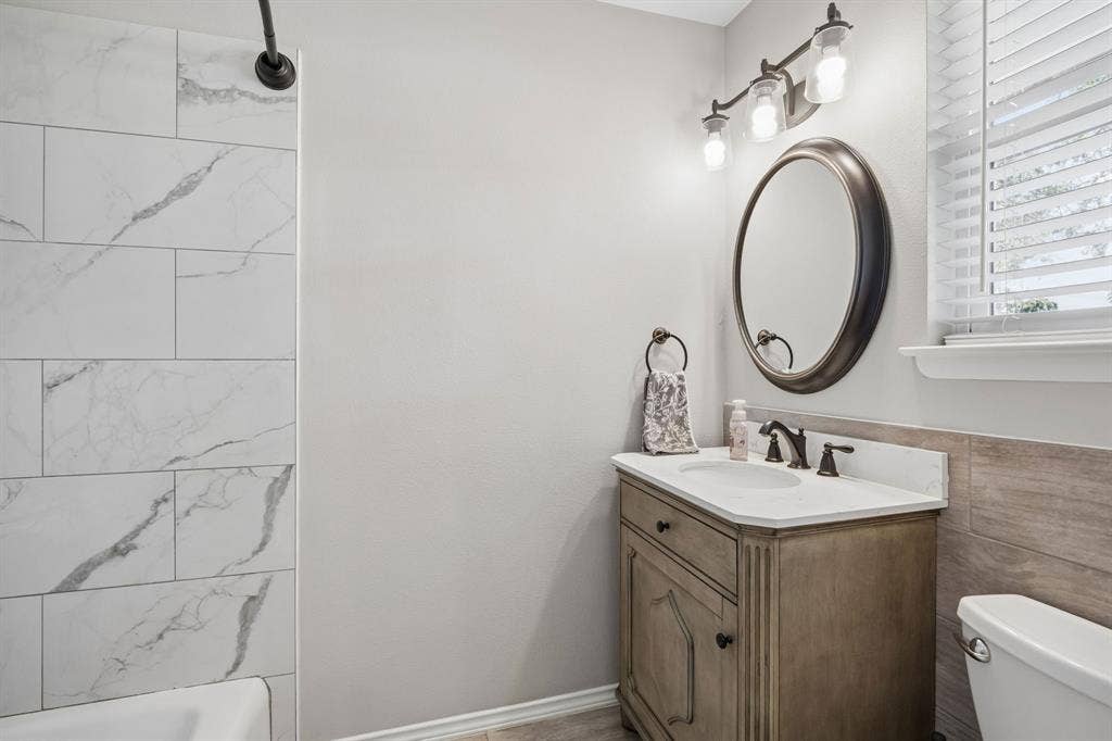 10621 Mapleridge Drive, Dallas, TX 75238 10621 Mapleridge Drive, Dallas, TX 75238