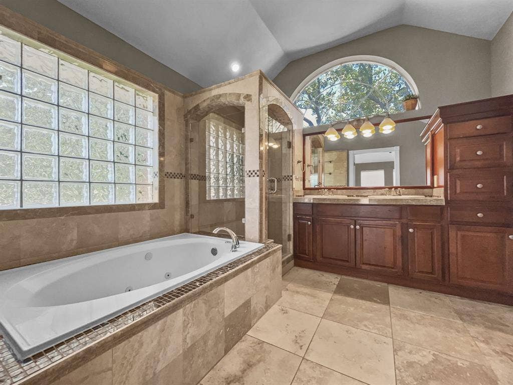2132 Cliffside Drive, Plano, TX 75023 2132 Cliffside Drive, Plano, TX 75023