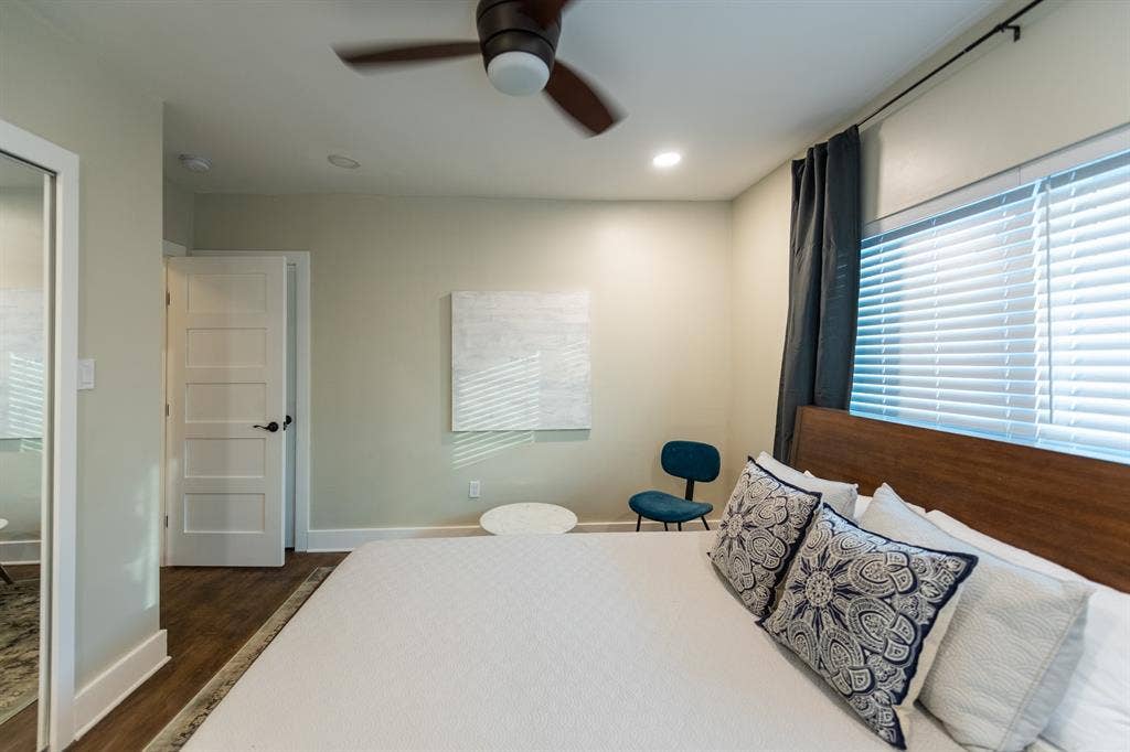 4514 victor, Dallas, TX 75246 4514 victor, Dallas, TX 75246