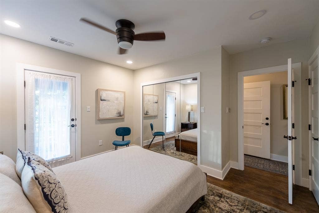 4514 victor, Dallas, TX 75246 4514 victor, Dallas, TX 75246