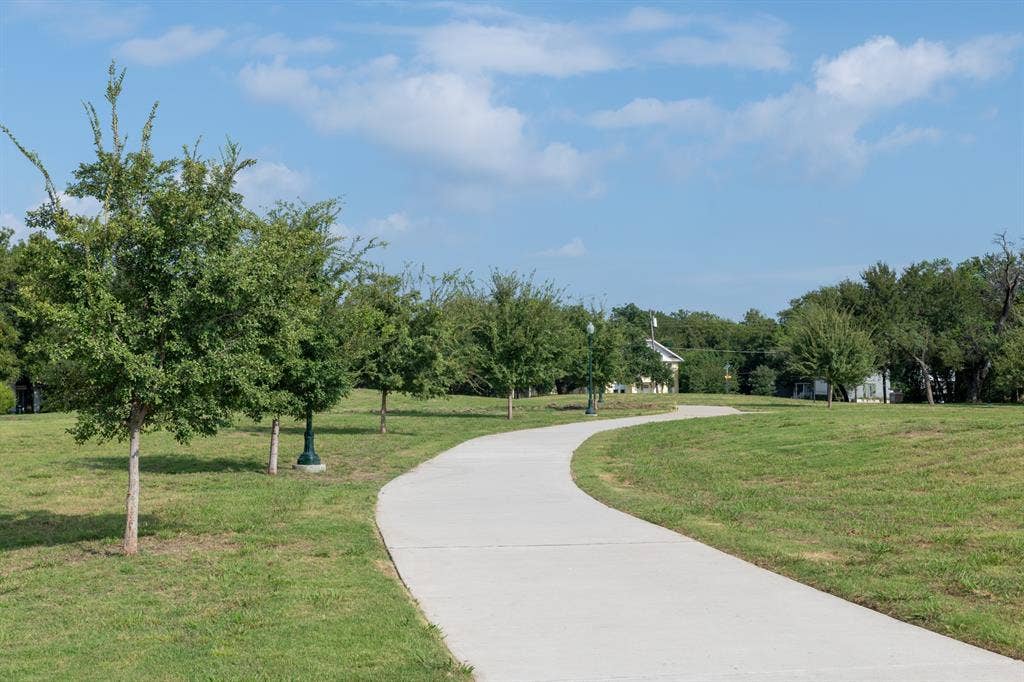 4514 victor, Dallas, TX 75246 4514 victor, Dallas, TX 75246