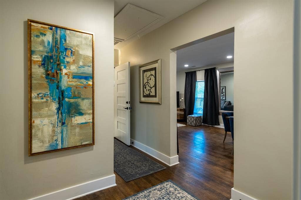 4514 victor, Dallas, TX 75246 4514 victor, Dallas, TX 75246