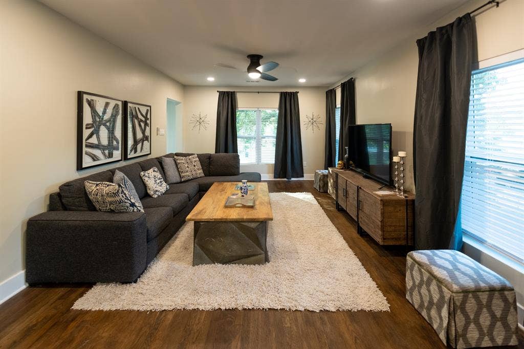 4514 victor, Dallas, TX 75246 4514 victor, Dallas, TX 75246