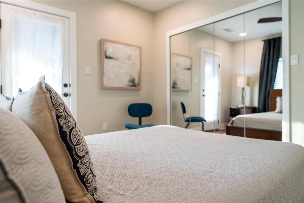 4514 victor, Dallas, TX 75246 4514 victor, Dallas, TX 75246