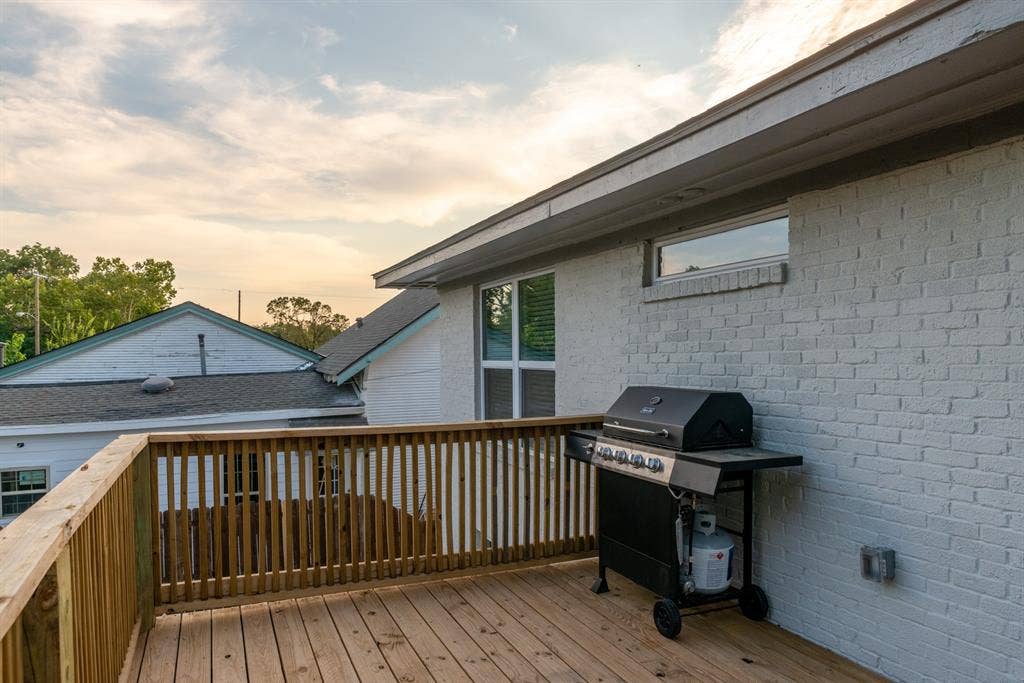 4514 victor, Dallas, TX 75246 4514 victor, Dallas, TX 75246
