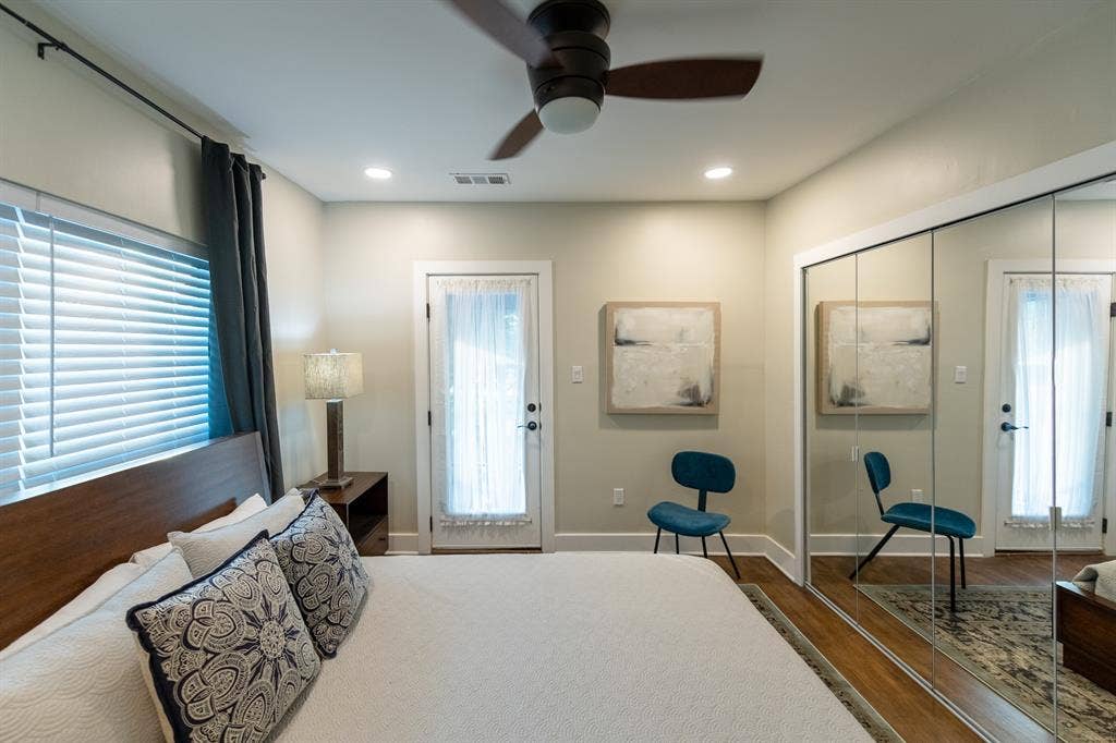 4514 victor, Dallas, TX 75246 4514 victor, Dallas, TX 75246